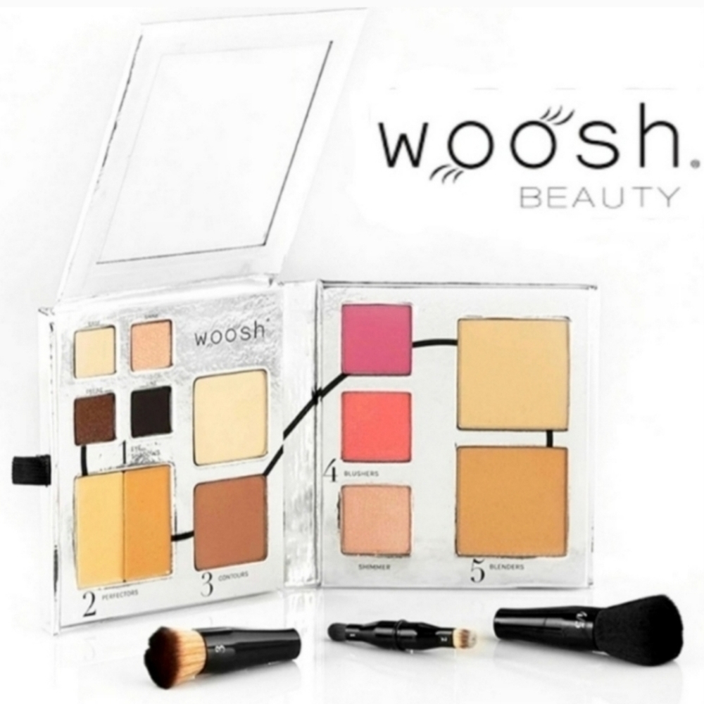 NWT WOOSH Beauty Foldout Face Cosmetic Pallette & Secret 4 in 1 Brush Se…